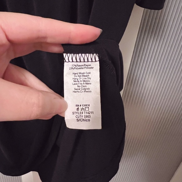 NWOT Black off the shoulder top tee - Picture 6 of 7